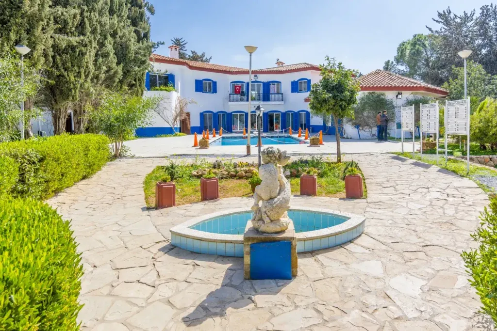 Girne'deki Mavi Köşk'ün Hikayesi