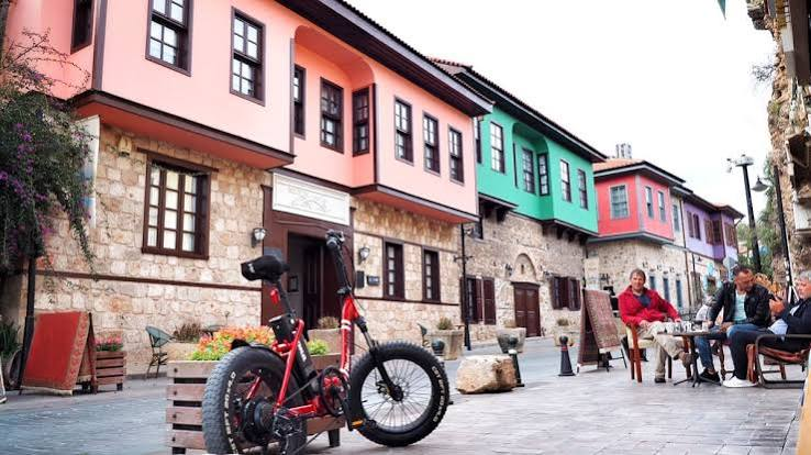 Kaleiçi Tarihi Sokakları · Muratpaşa · Antalya · Türkiye · fotoğraf 2